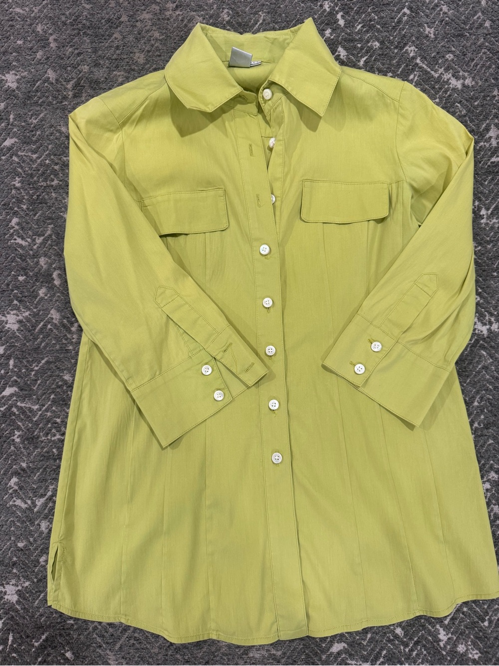Worth Women’s Button Down Blouse / Size 6 / Chartreuse